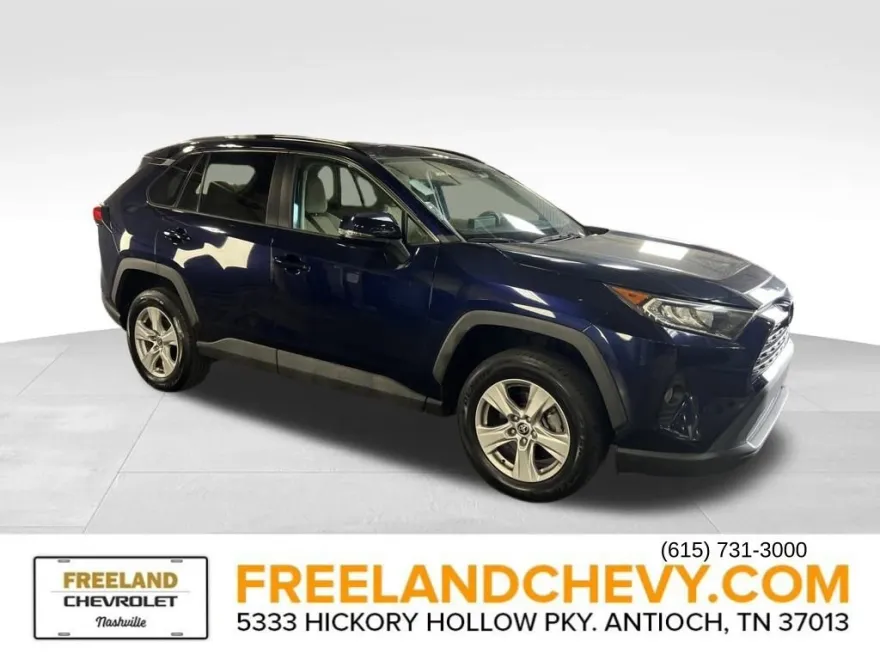 2021 Toyota RAV4 XLE photo 1
