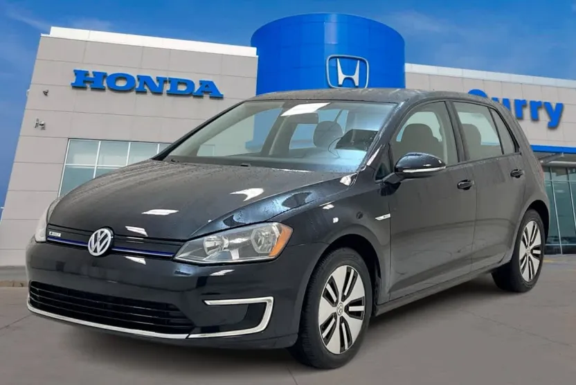 2016 Volkswagen e-Golf SE photo 1