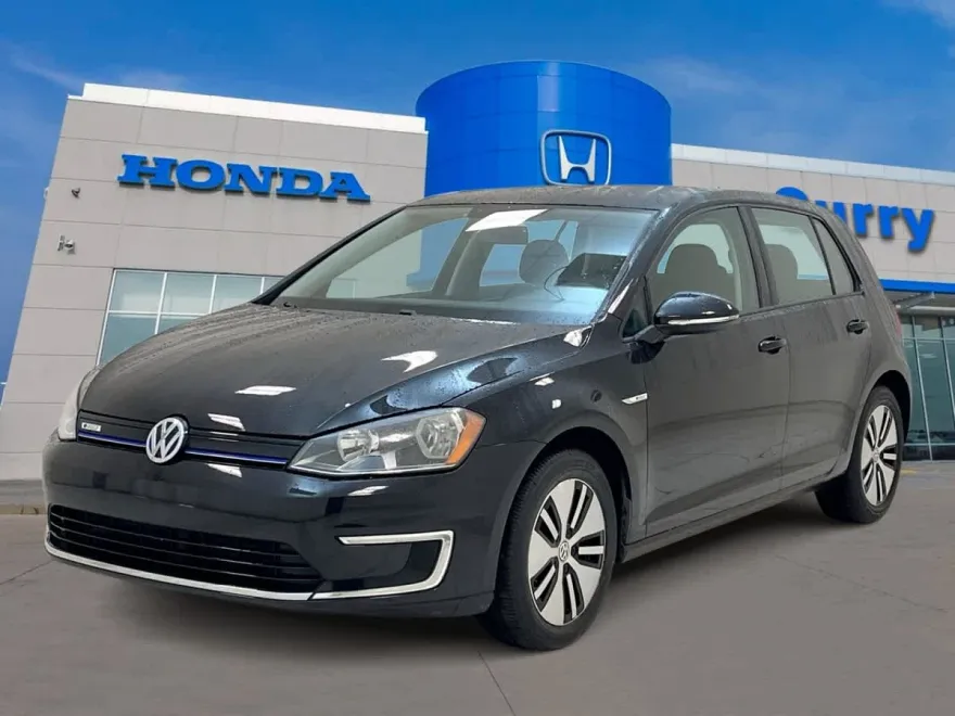 2016 Volkswagen e-Golf SE photo 1