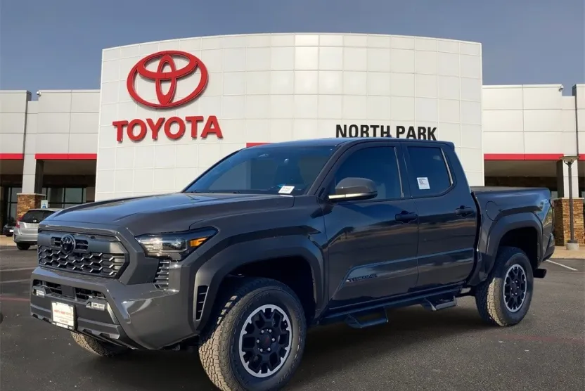2025 Toyota Tacoma TRD photo 1