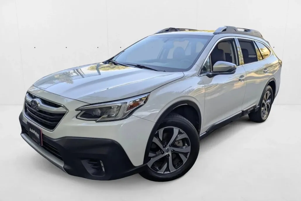 2022 Subaru Outback Touring photo 1