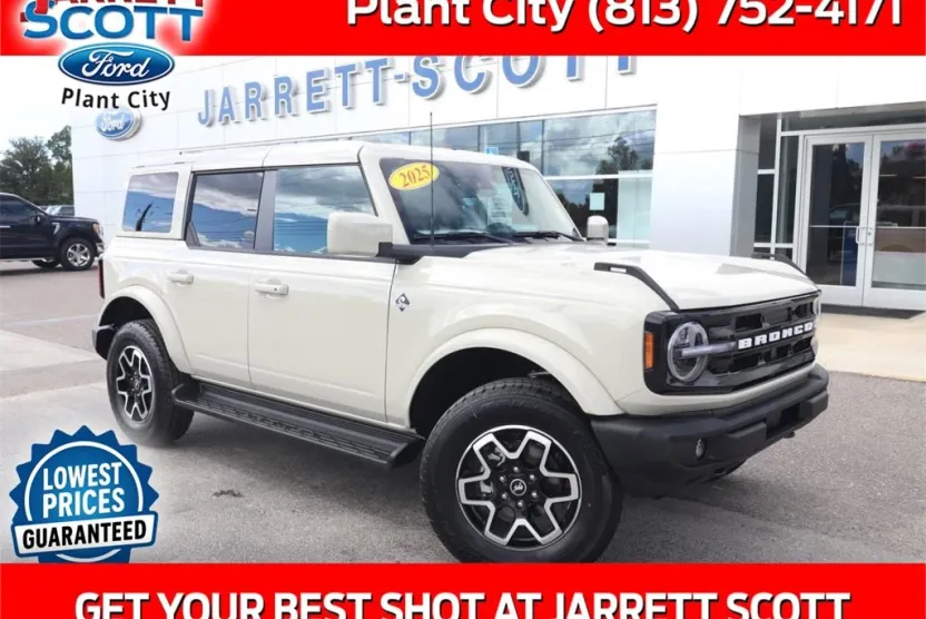 2025 Ford Bronco Outer Banks photo 1