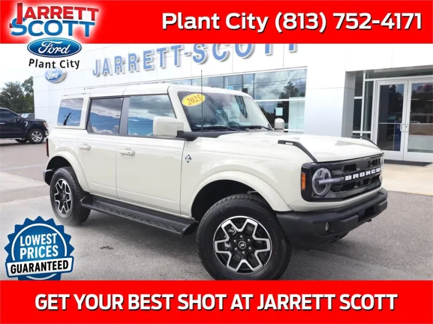 2025 Ford Bronco Outer Banks photo 1