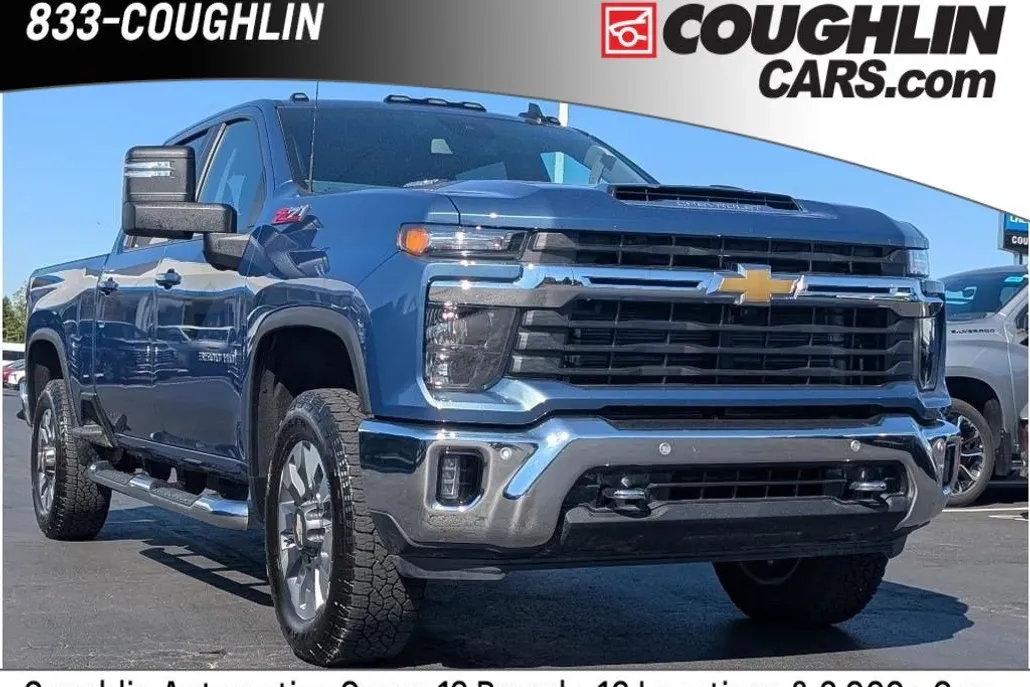 2025 Chevrolet Silverado 3500HD LT photo 1
