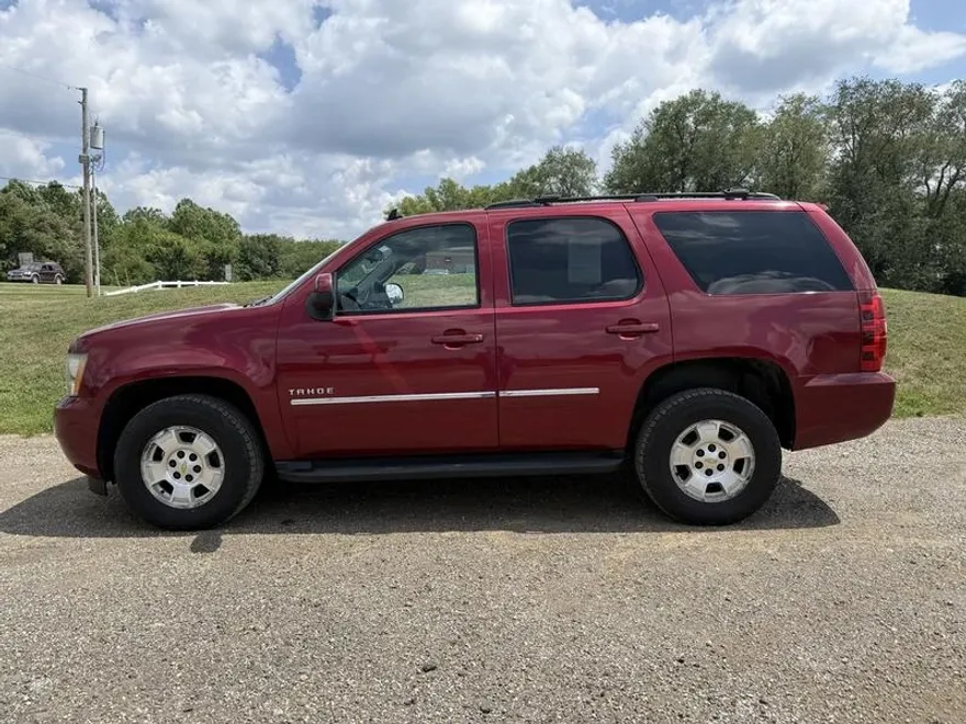 2011 Chevrolet Tahoe LT photo 1