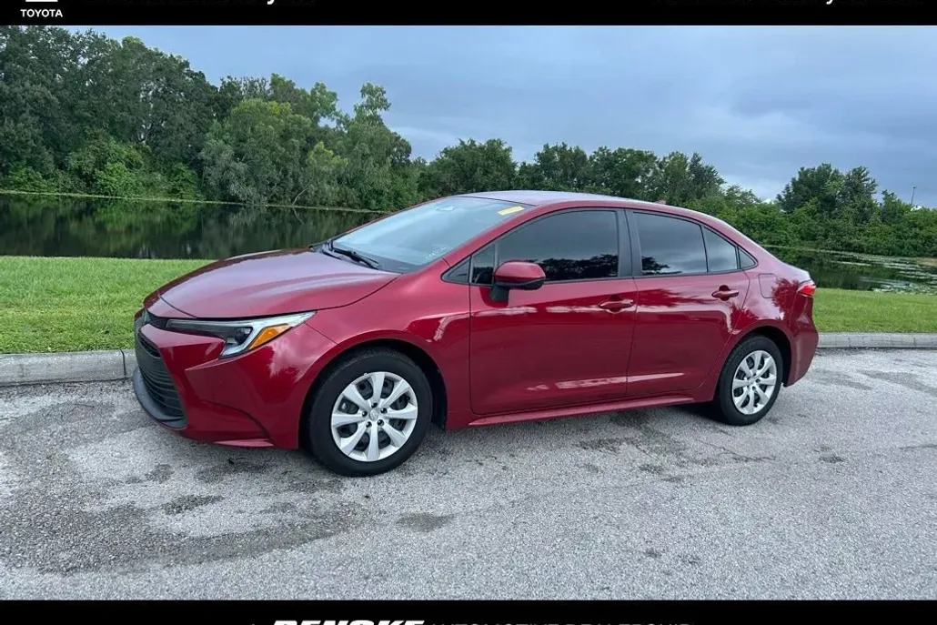 2024 Toyota Corolla Hybrid LE photo 1