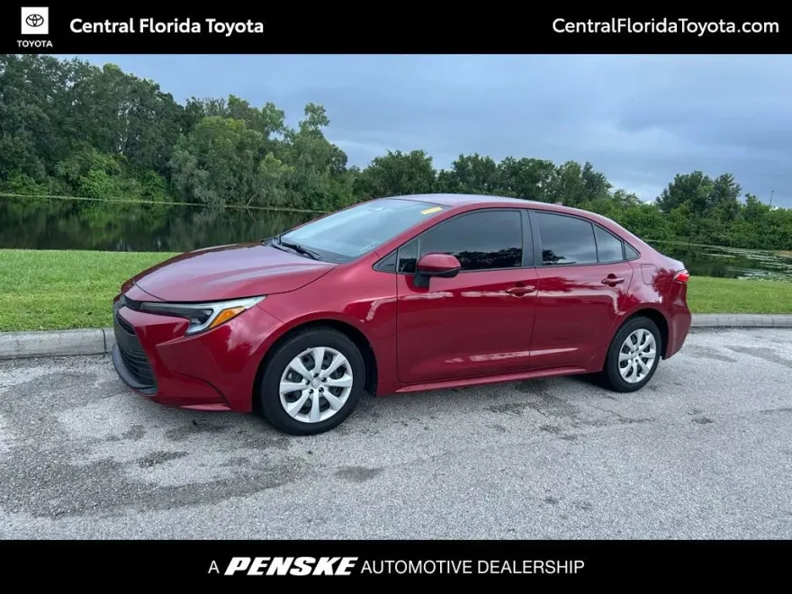 2024 Toyota Corolla Hybrid LE photo 1