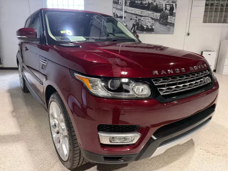 2017 Land Rover Range Rover Sport HSE photo 1
