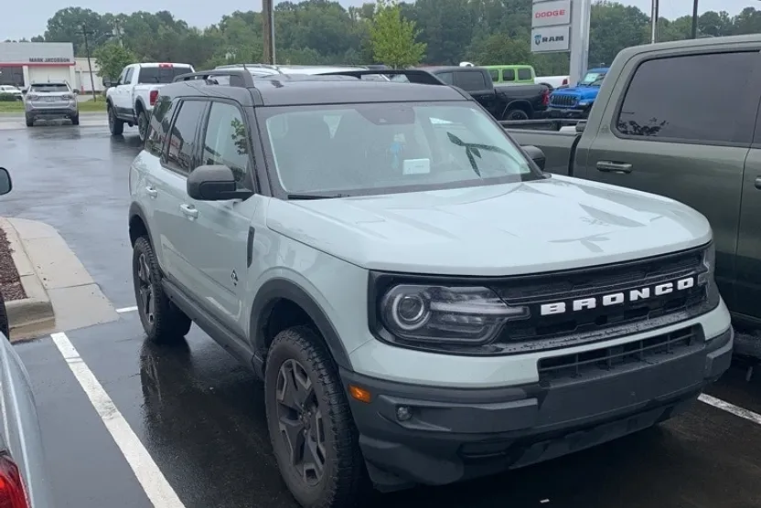 2021 Ford Bronco Sport Outer Banks photo 1