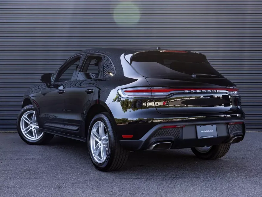 2025 Porsche Macan T photo 1