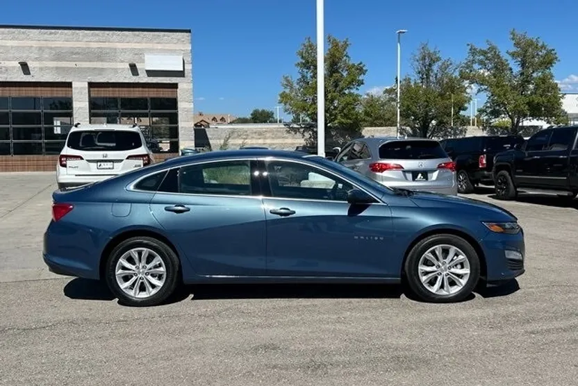 2024 Chevrolet Malibu 1LT photo 1