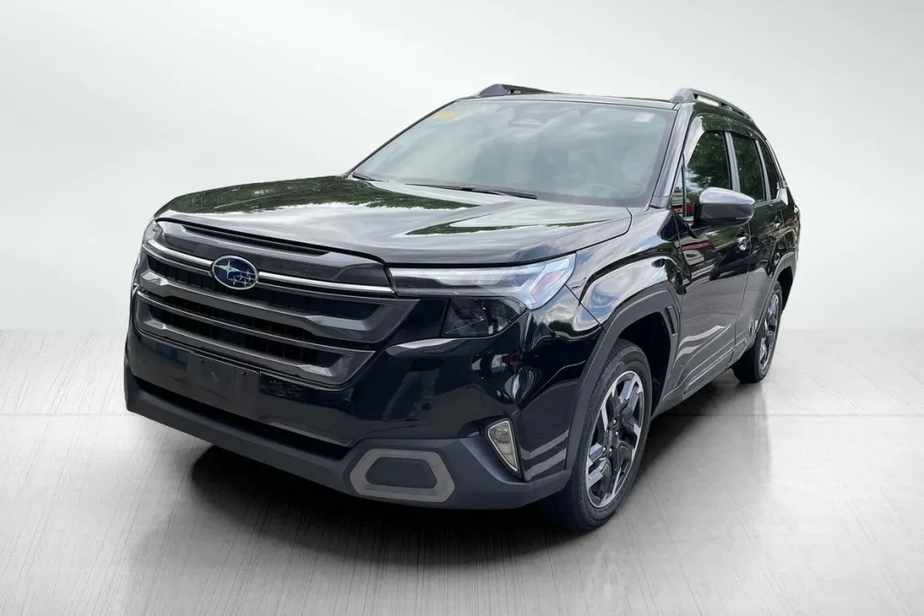 2025 Subaru Forester Limited Base photo 1