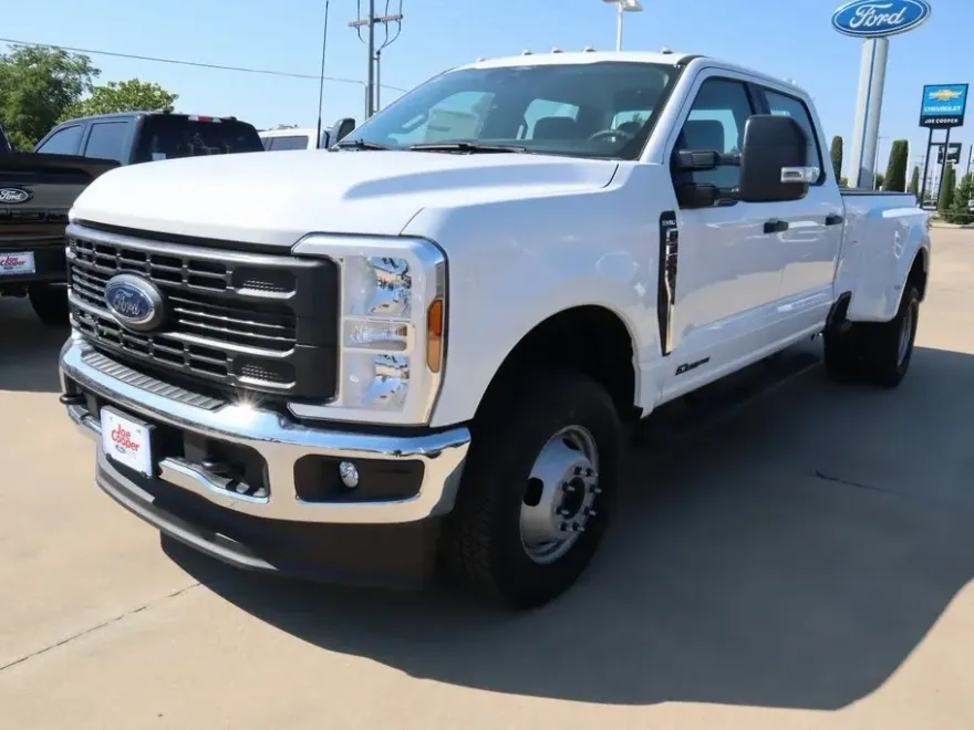 2025 Ford F-350 photo 1
