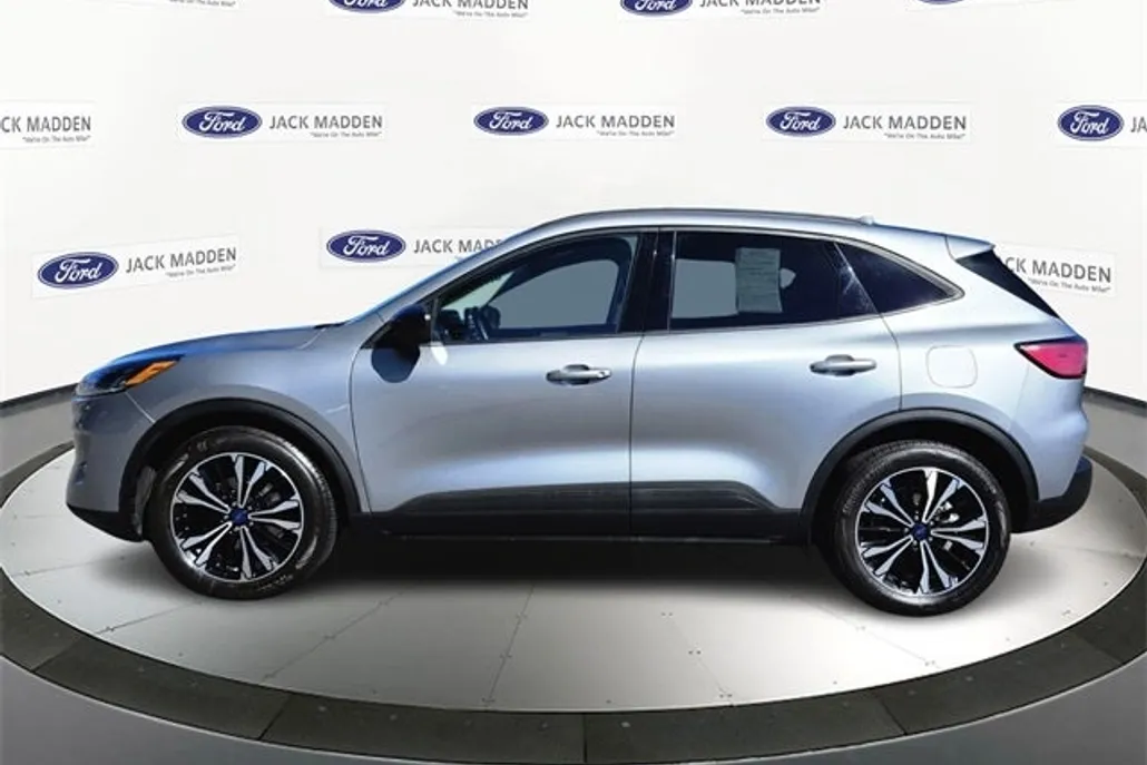 2022 Ford Escape SE photo 1