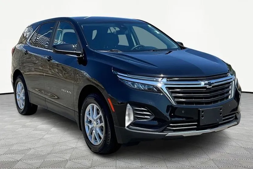 2023 Chevrolet Equinox LT photo 1