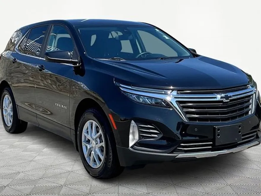 2023 Chevrolet Equinox LT photo 1