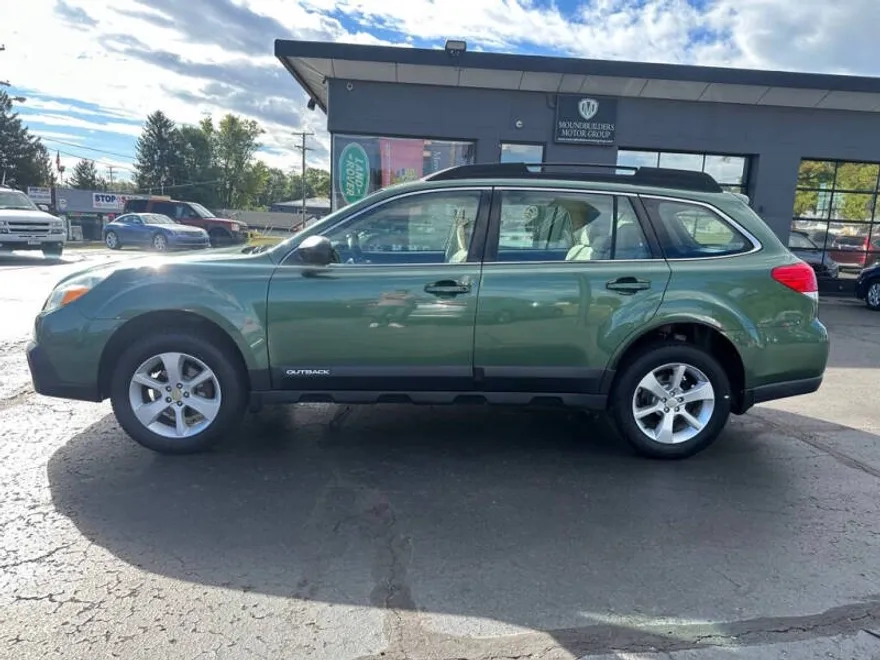 2014 Subaru Outback 2.5i photo 1