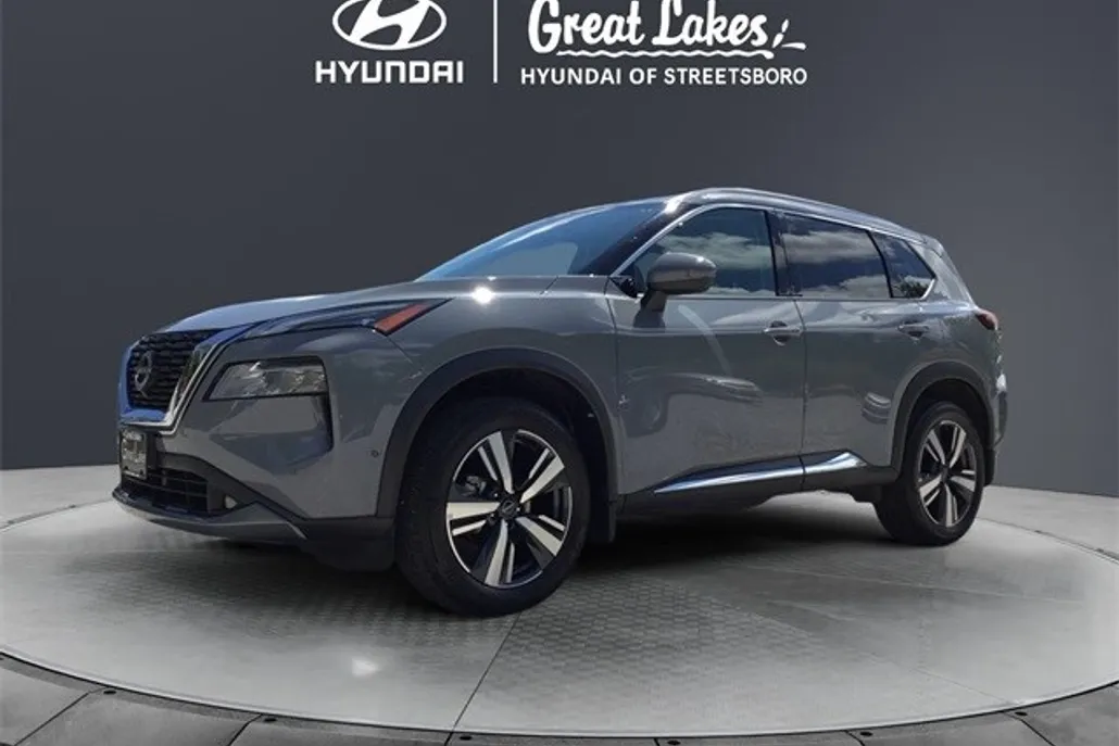 2022 Nissan Rogue SL photo 1