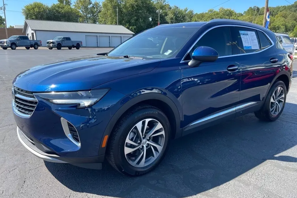 2023 Buick Envision Essence photo 1