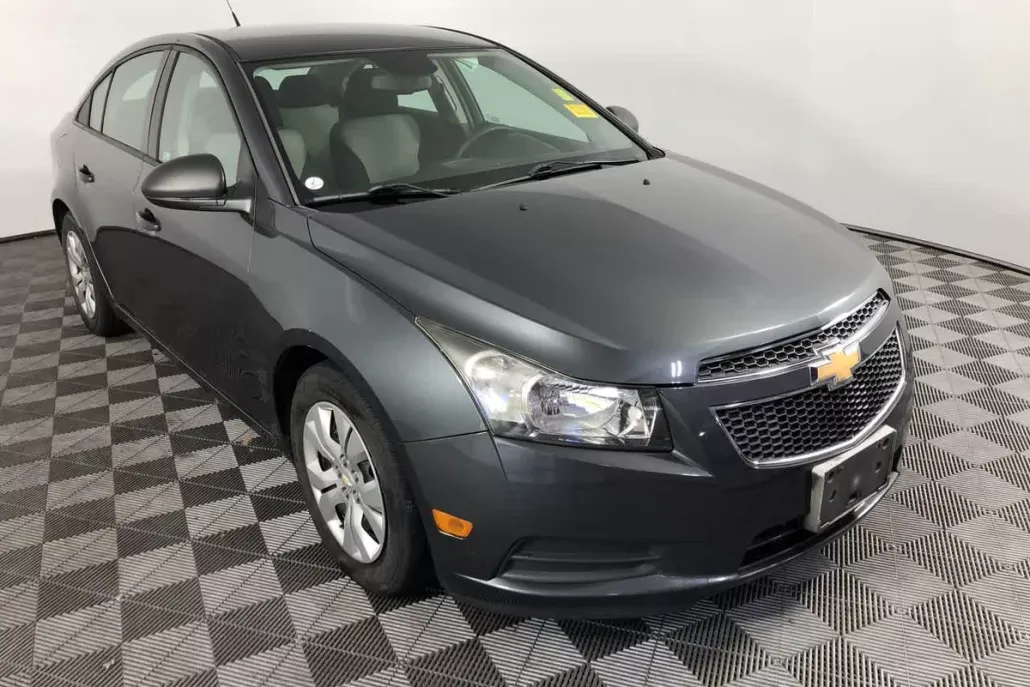 2013 Chevrolet Cruze LS photo 1