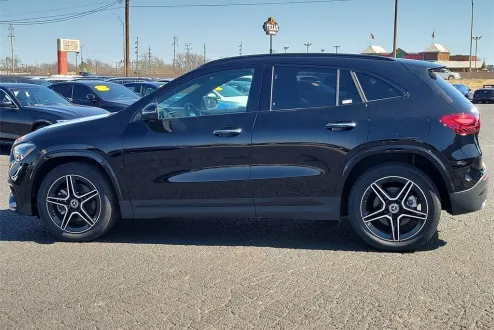 2025 Mercedes Benz GLA 250 photo 2