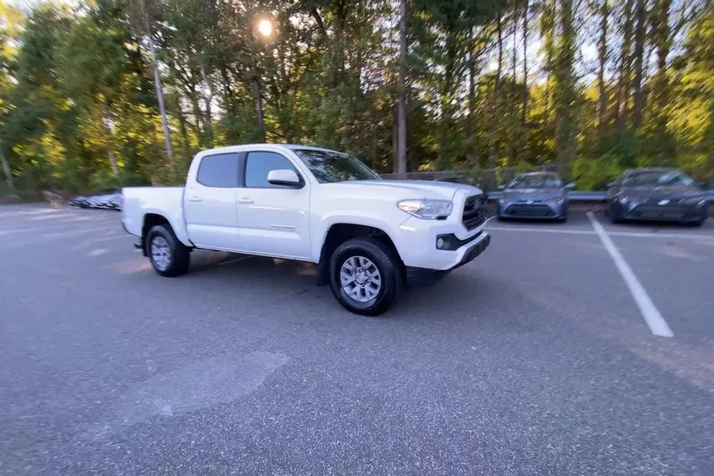 2019 Toyota Tacoma SR5 photo 1