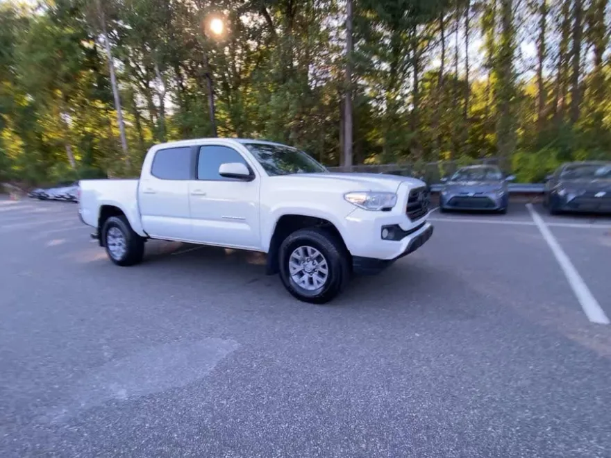 2019 Toyota Tacoma SR5 photo 1
