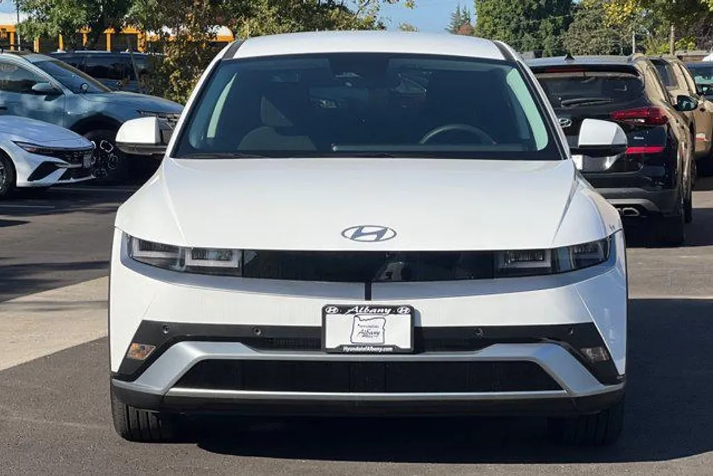 2025 Hyundai Ioniq 5 SE photo 1