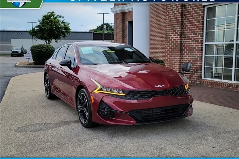 2022 Kia K5 GT-Line photo 1