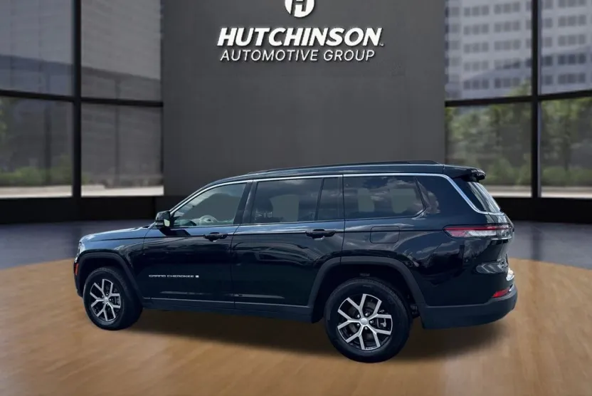 2024 Jeep Grand Cherokee Limited photo 1