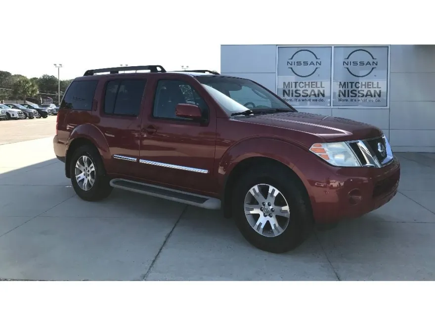 2011 Nissan Pathfinder Silver Edition photo 1
