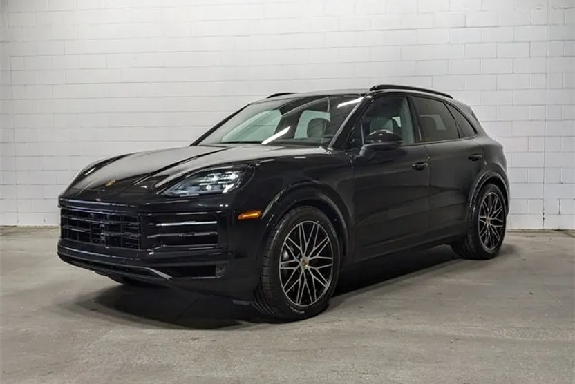 2024 Porsche Cayenne S photo 1