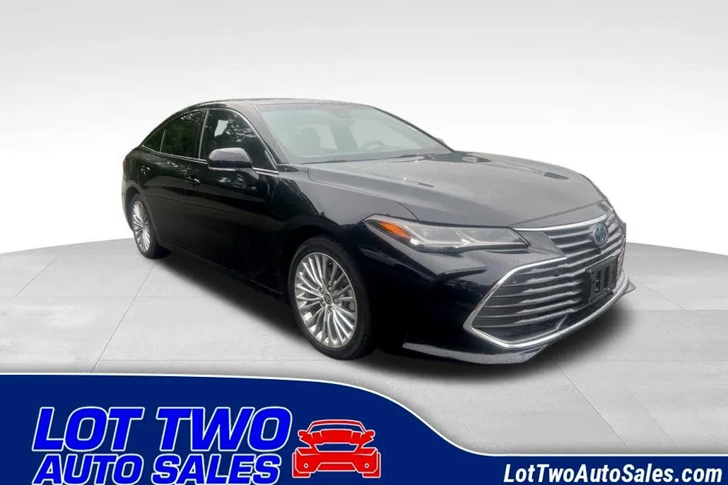 2022 Toyota Avalon Hybrid Limited photo 1