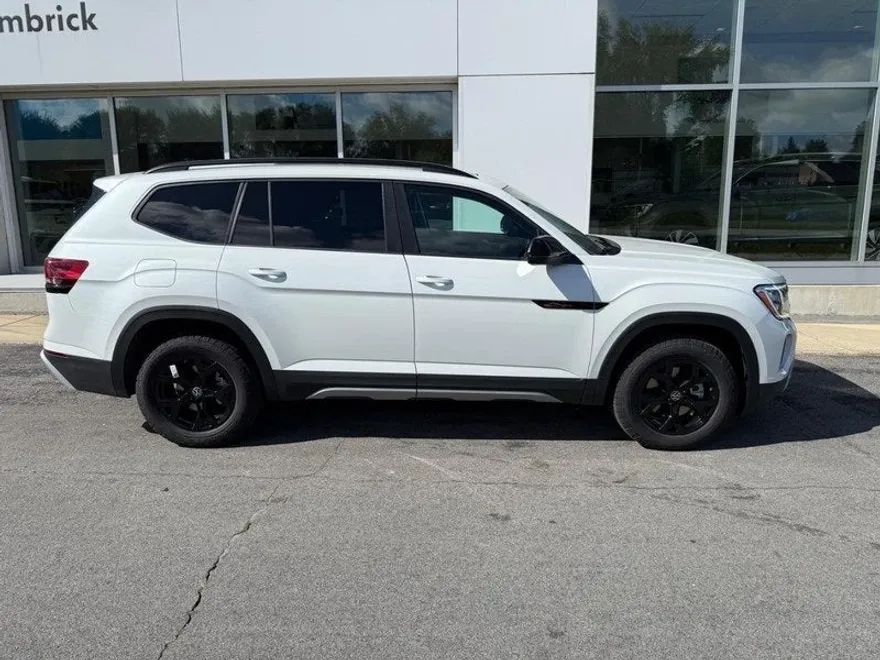 2026 Volkswagen Atlas Peak Edition SE photo 1