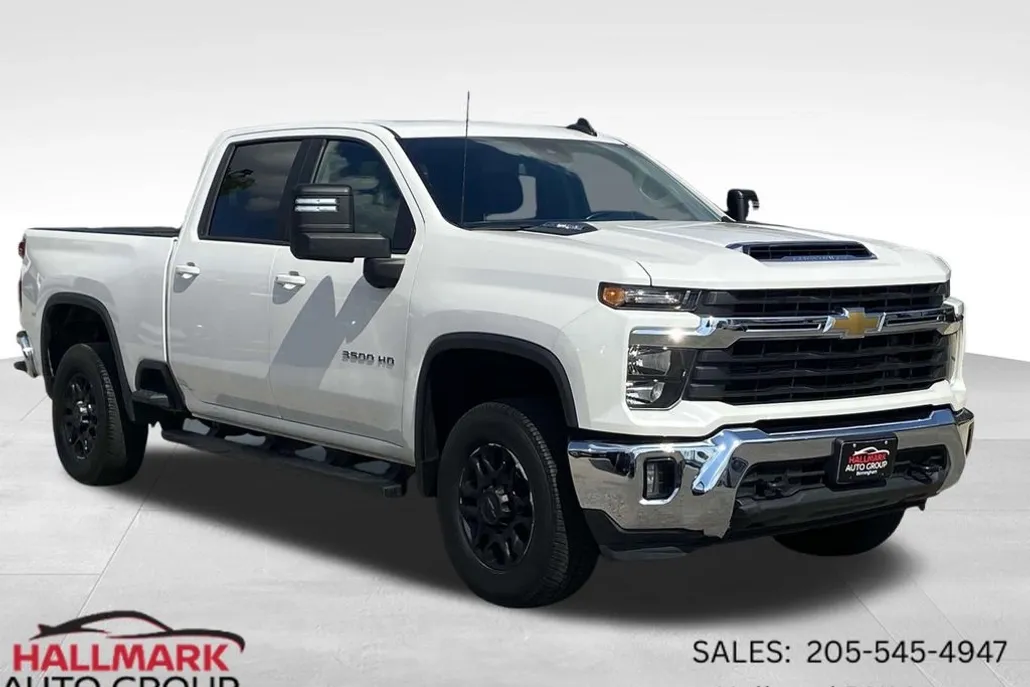 2024 Chevrolet Silverado 3500HD LT photo 1