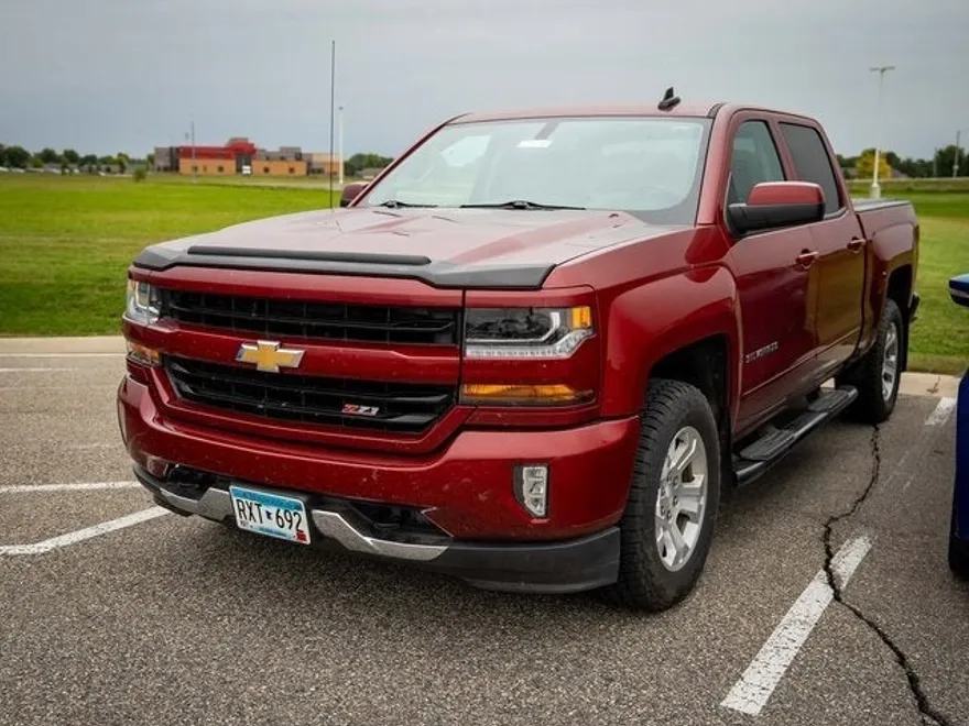 2018 Chevrolet Silverado 1500 LT photo 1