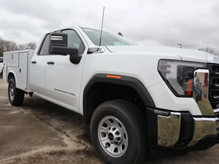 2024 Gmc Sierra 3500 HD Pro photo 1