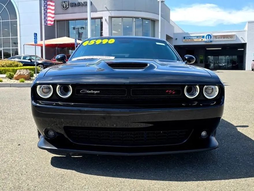 2022 Dodge Challenger R/T Scat Pack photo 2