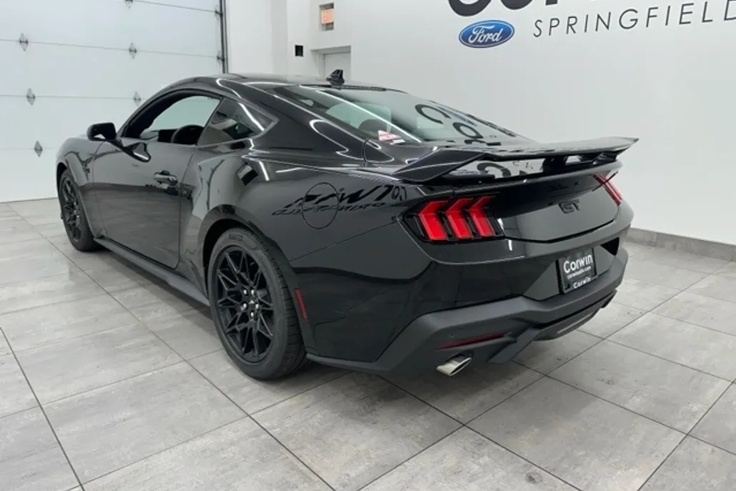 2025 Ford Mustang GT Premium photo 1
