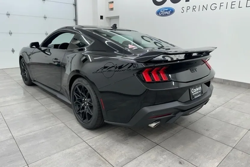 2025 Ford Mustang GT Premium photo 1