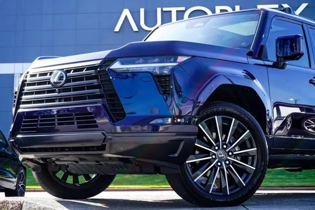 2024 Lexus GX 550 Luxury photo 1