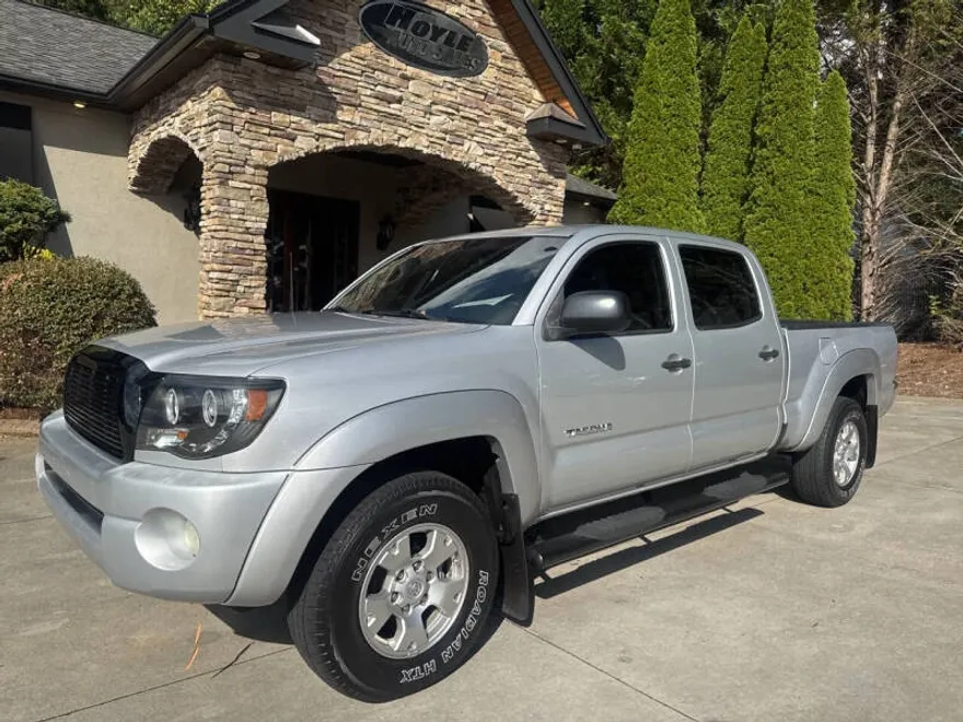 2010 Toyota Tacoma V6 photo 1