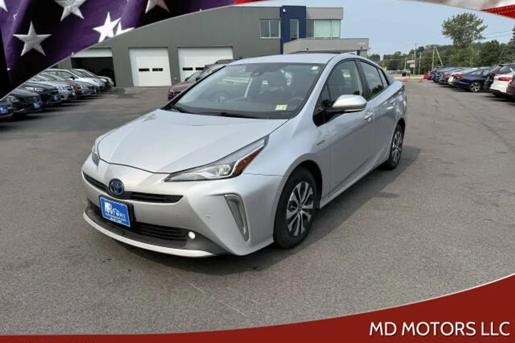 2020 Toyota Prius LE AWD-e photo 1