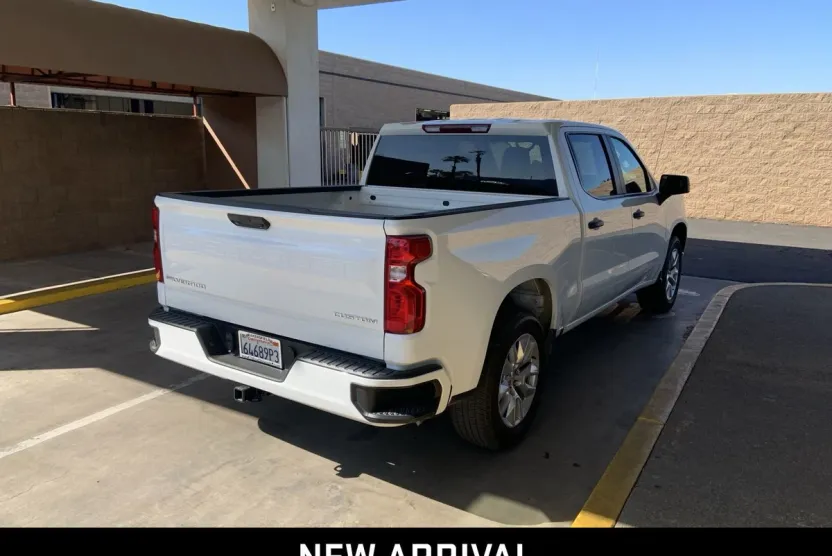 2022 Chevrolet Silverado 1500 Custom photo 1