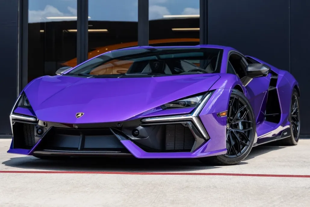 2024 Lamborghini Revuelto photo 1