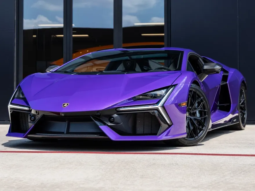 2024 Lamborghini Revuelto photo 1
