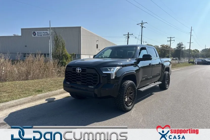 2023 Toyota Tundra SR5 photo 1