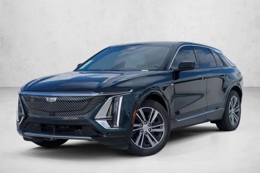 2025 Cadillac Lyriq Luxury photo 1