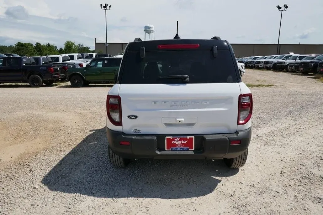 2025 Ford Bronco Sport Outer Banks photo 1