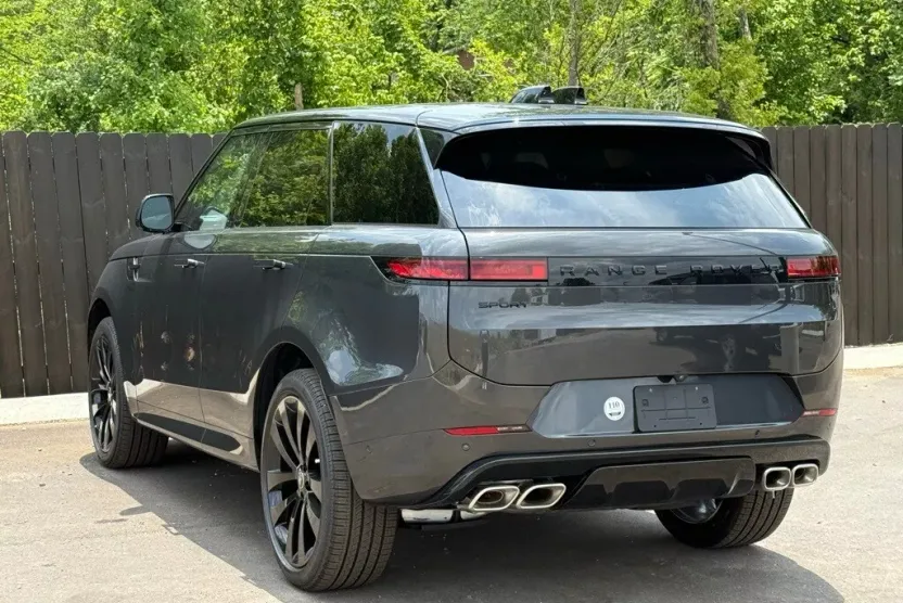 2025 Land Rover Range Rover Sport SE photo 1